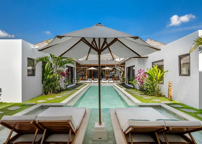 Saint Laurent By Alfred In Bali * سمينياك
