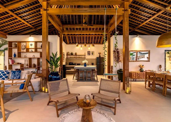 Saint Laurent By Alfred In Bali فيلة
