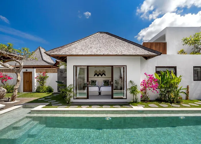 Saint Laurent By Alfred In Bali فيلة *